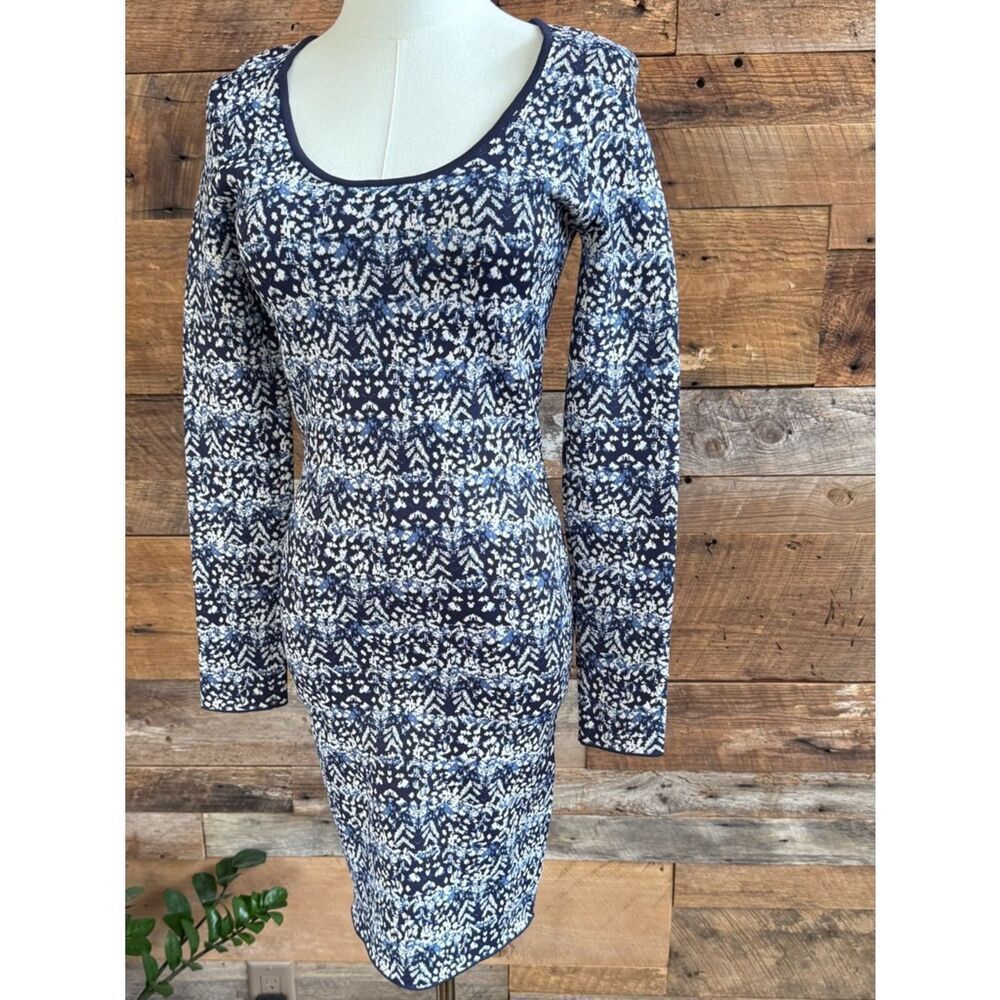 BCBG Sheena Blue White Geometric Long Sleeve Scoop Neck Bodycon Dress Size Med